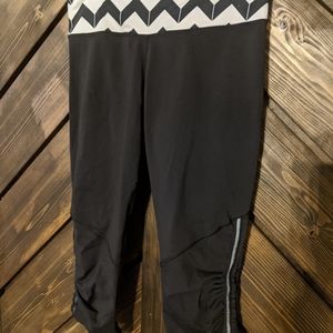 Lululemon🍋Chevron print Crop leggings 8